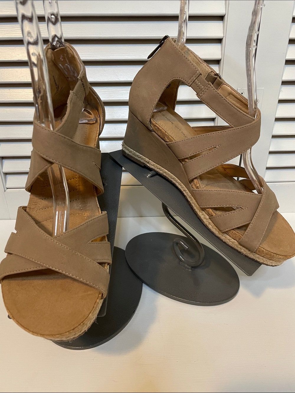 Adrienne Vittadini Women’s Tan Wedge Sandals - Strappy Espadrille Heel Sz 9